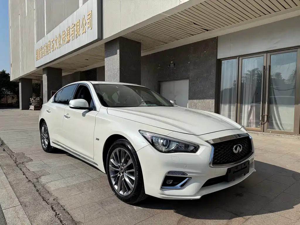 INFINITI Q50L