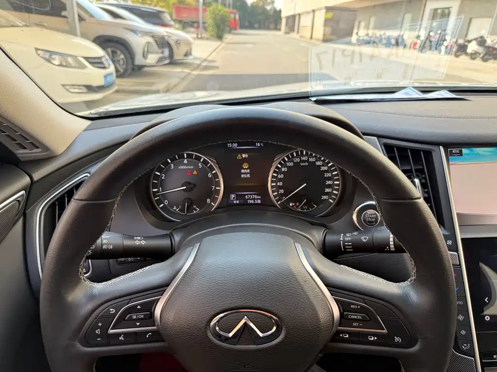 INFINITI Q50L
