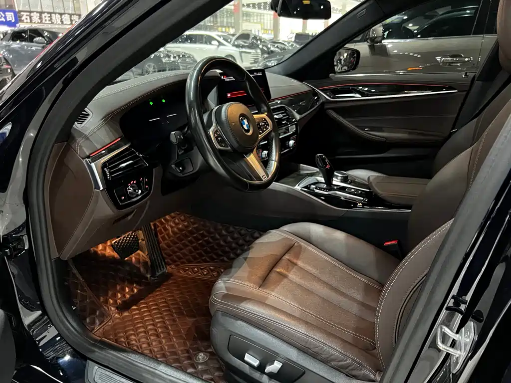 BMW 5 Series — миниатюра 4