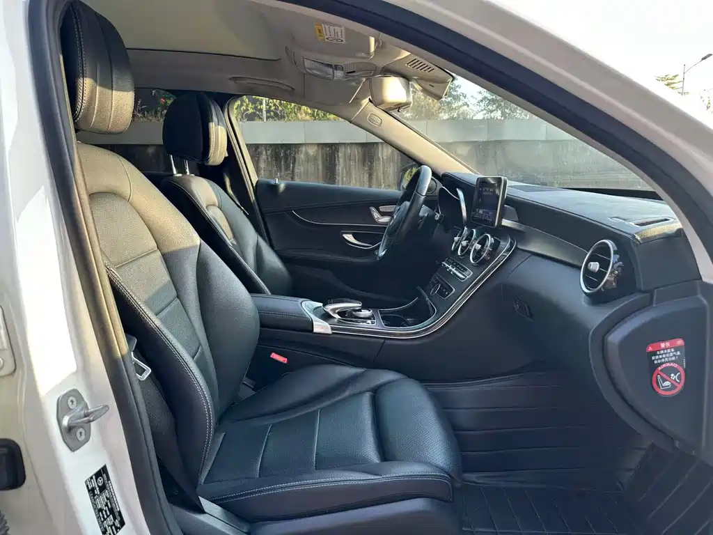 Mercedes-Benz C-Class — миниатюра 8