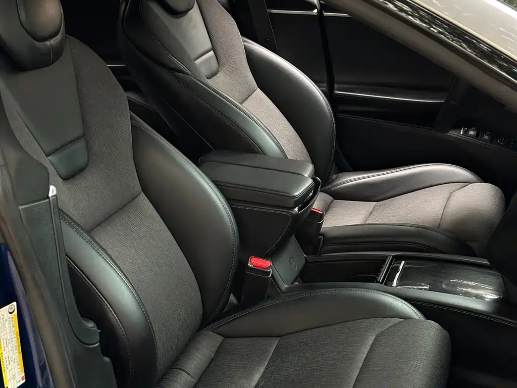 Tesla Model S — миниатюра 7
