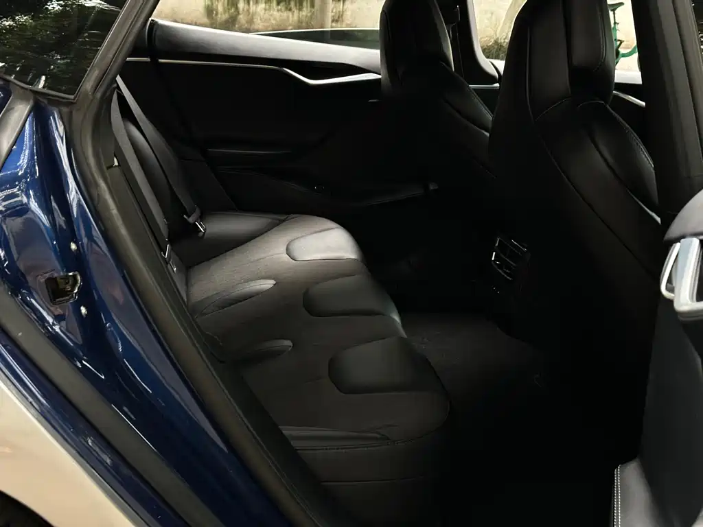 Tesla Model S — миниатюра 16