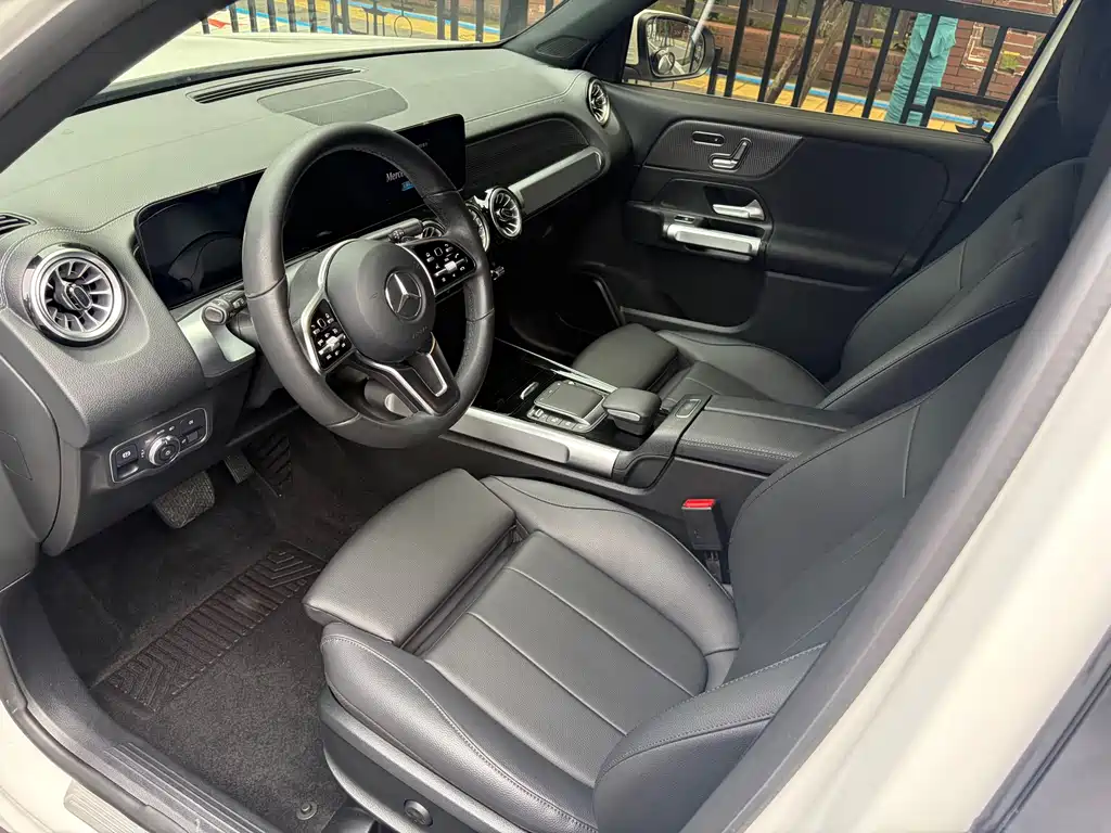 Mercedes-Benz GLB — миниатюра 9