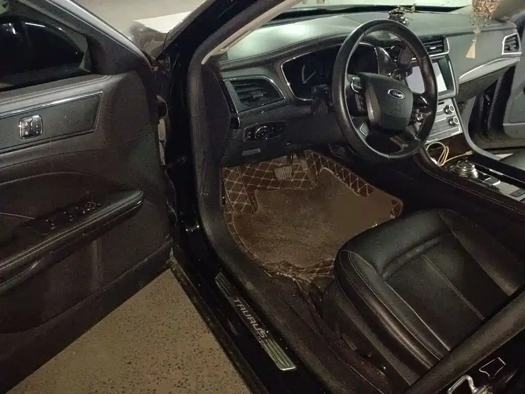 Ford Taurus — миниатюра 17