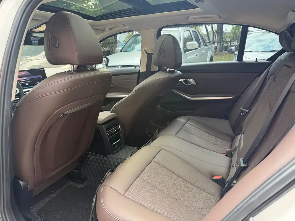 BMW 3 Series — миниатюра 4