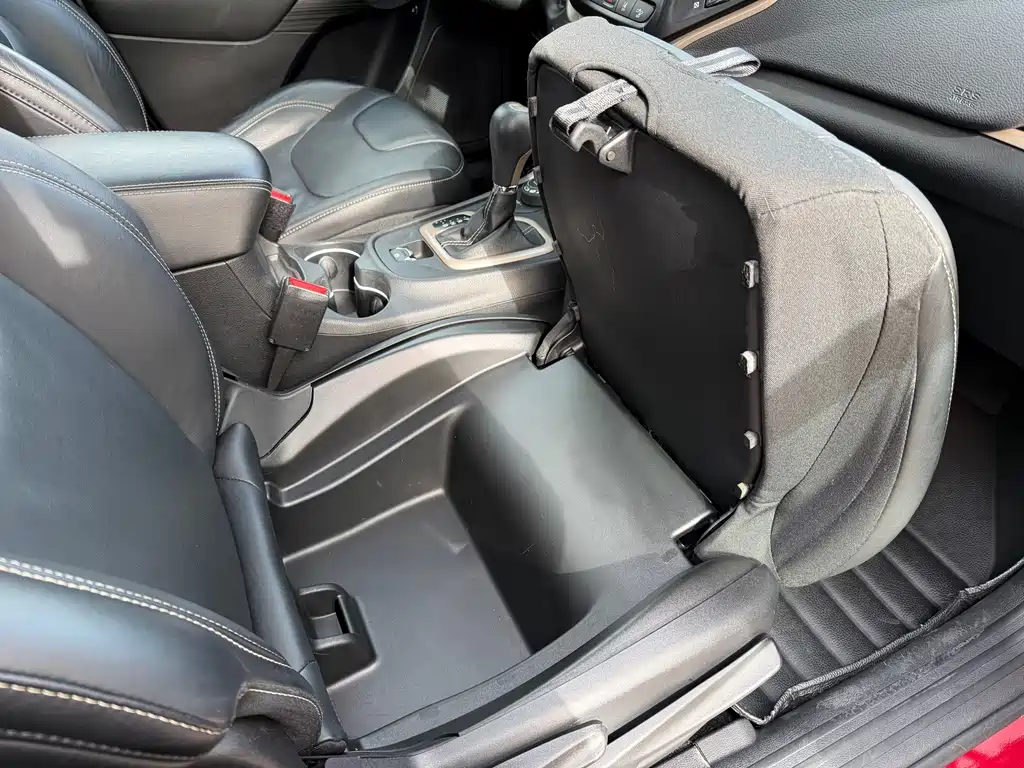 Jeep Cherokee (Import) 2.4L Elite Edition, фото 17