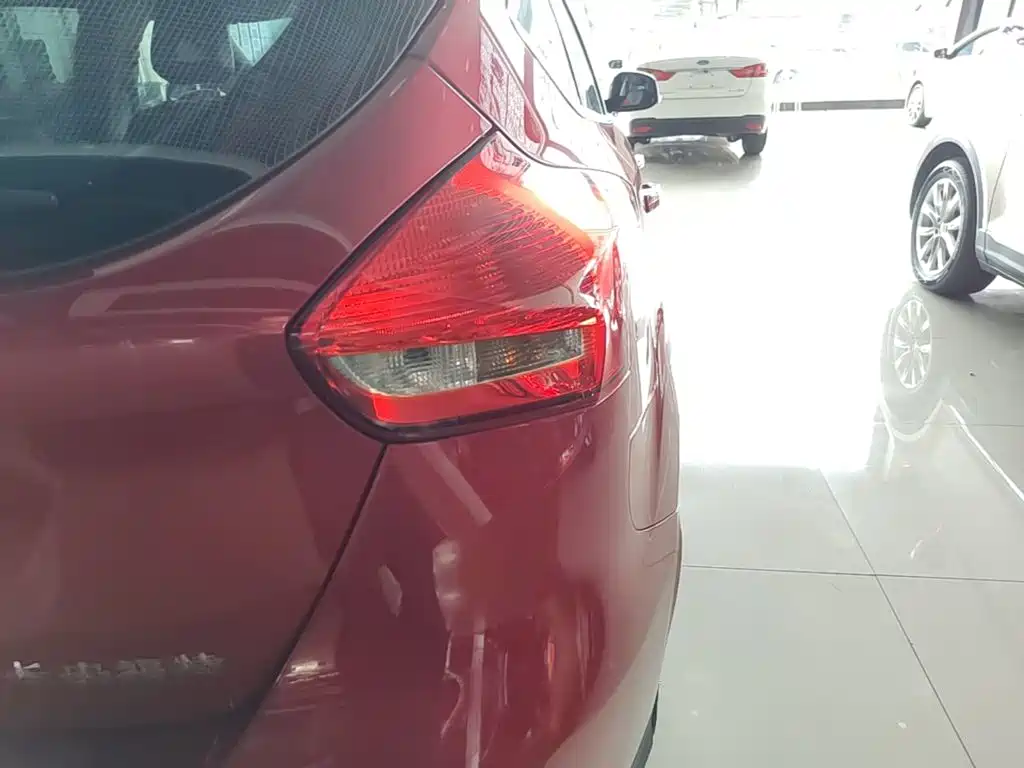 Ford Focus — миниатюра 8