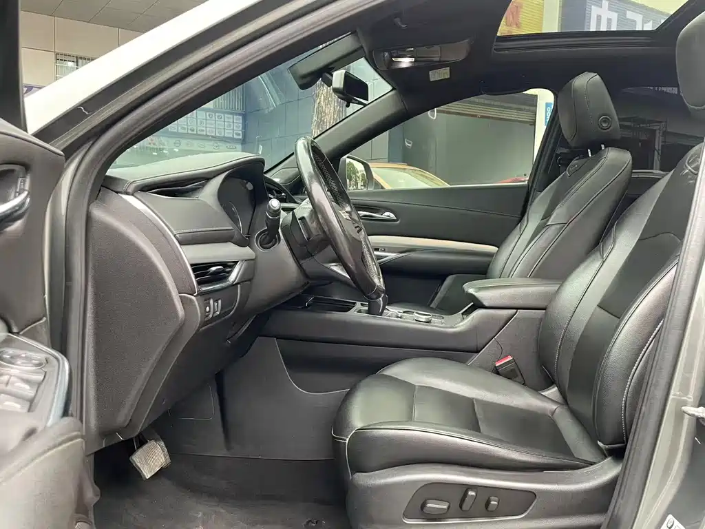 Cadillac XT4 2018 28T Lead
