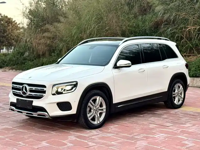 MERCEDES-BENZ GLB