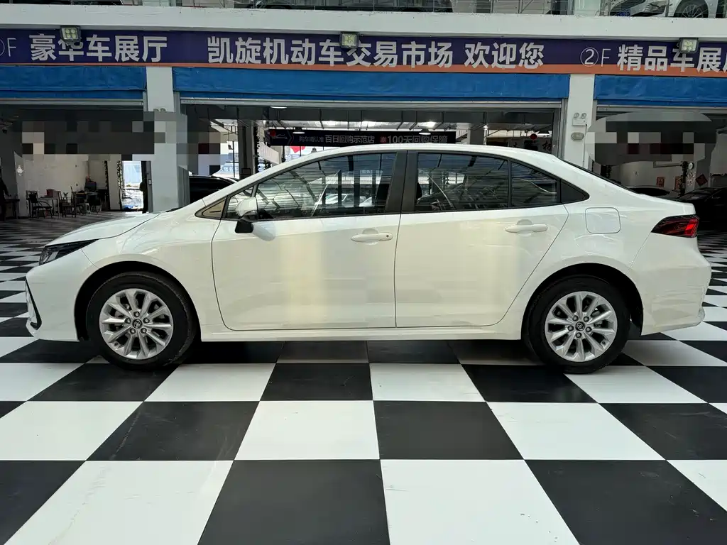 Toyota Corolla — миниатюра 8