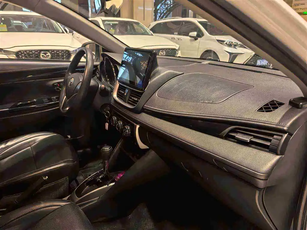 TOYOTA YARIS L ZHIXUAN