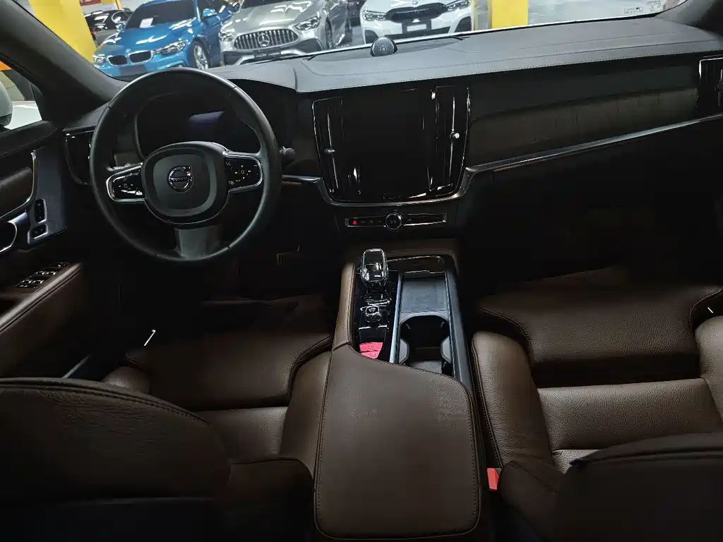 Volvo S90 — миниатюра 7