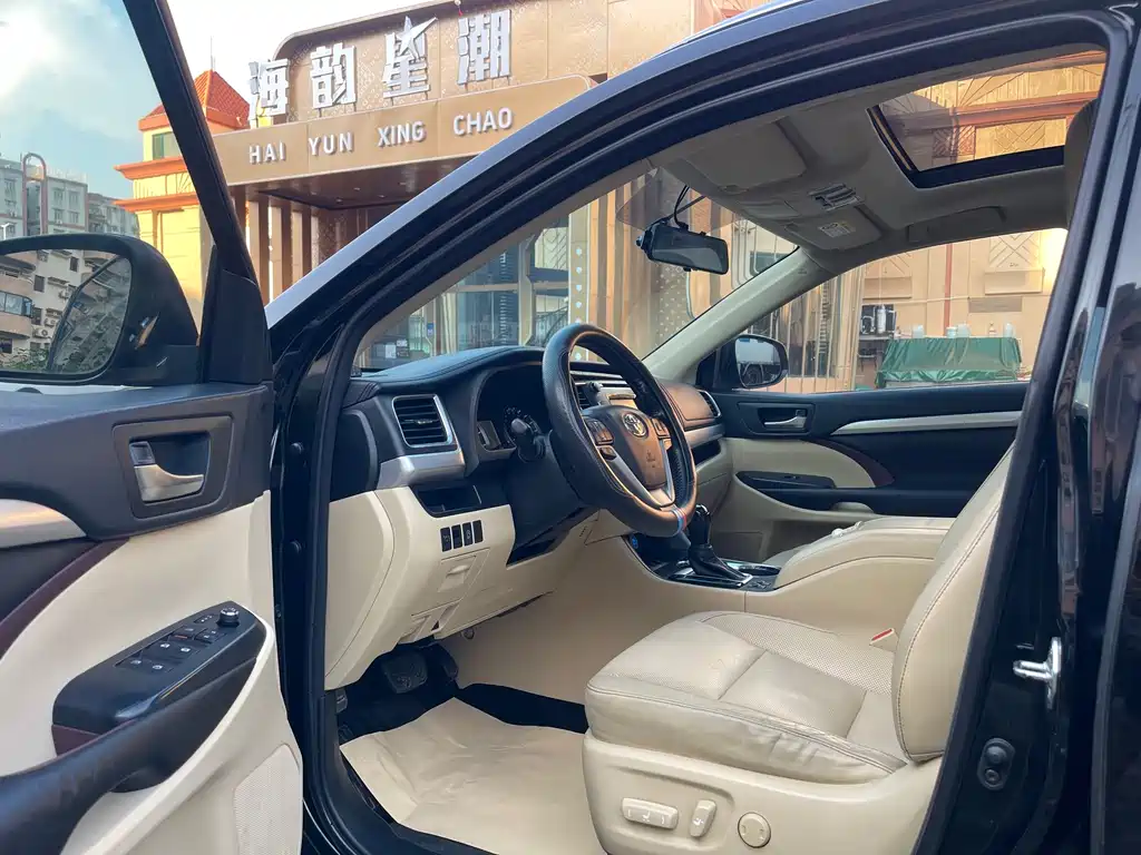Toyota Highlander — миниатюра 9