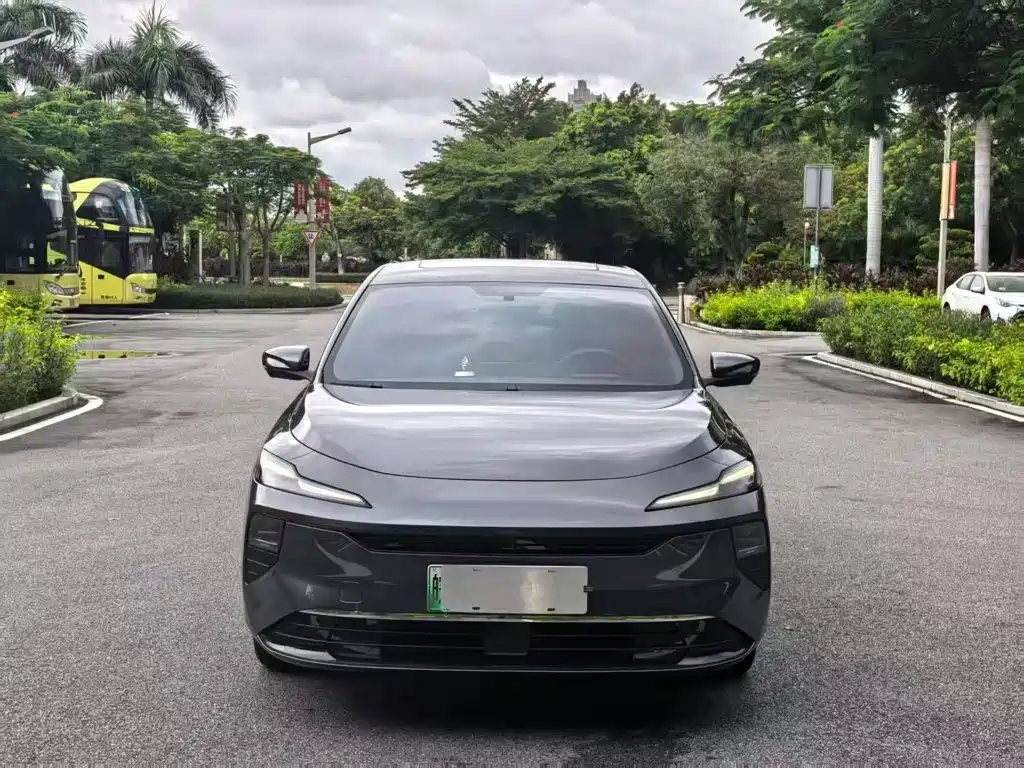 Roewe Young Wai D6 — миниатюра 3