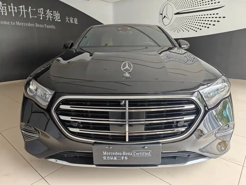 Mercedes-Benz E-Class — миниатюра 2