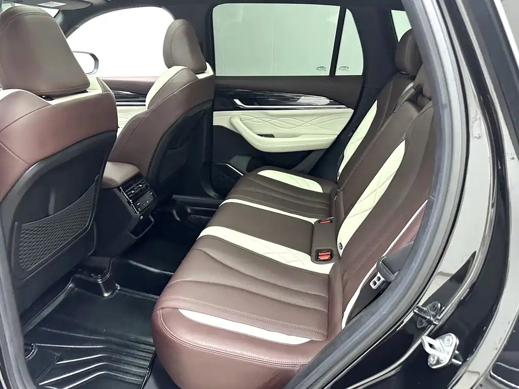 Geely Monjaro L 2021 2.0TD DCT EVO Comfort