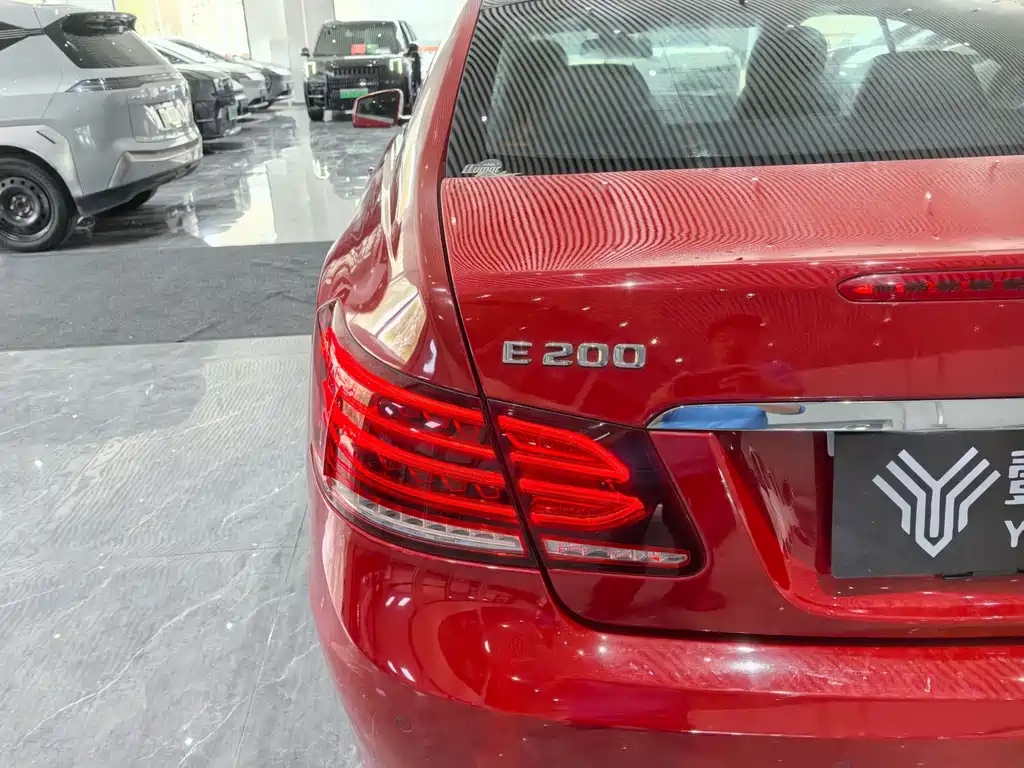 Mercedes-Benz E-Class (Import) — миниатюра 28