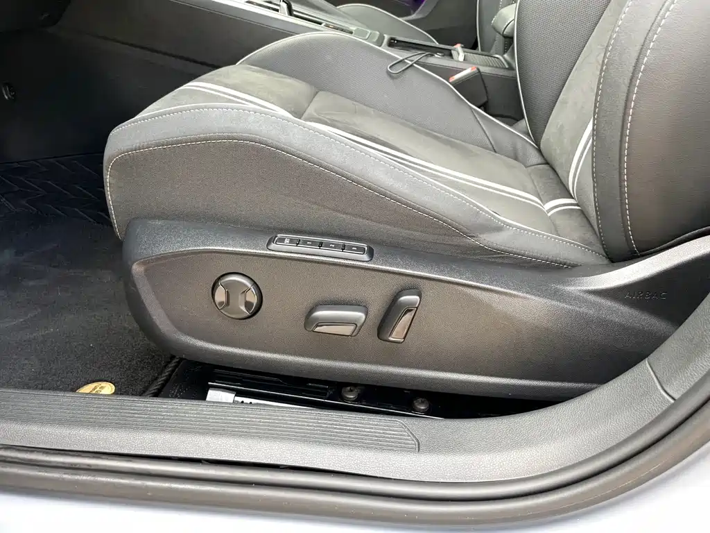 Volkswagen Golf — миниатюра 13