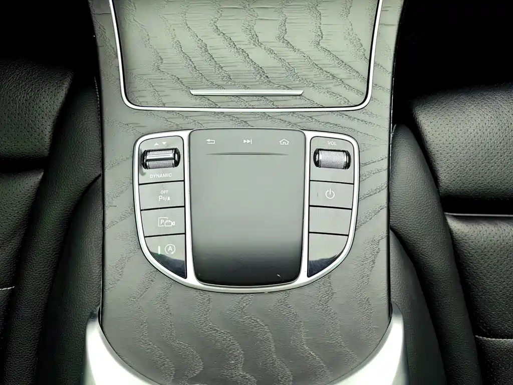 Mercedes-Benz C-Class — миниатюра 13