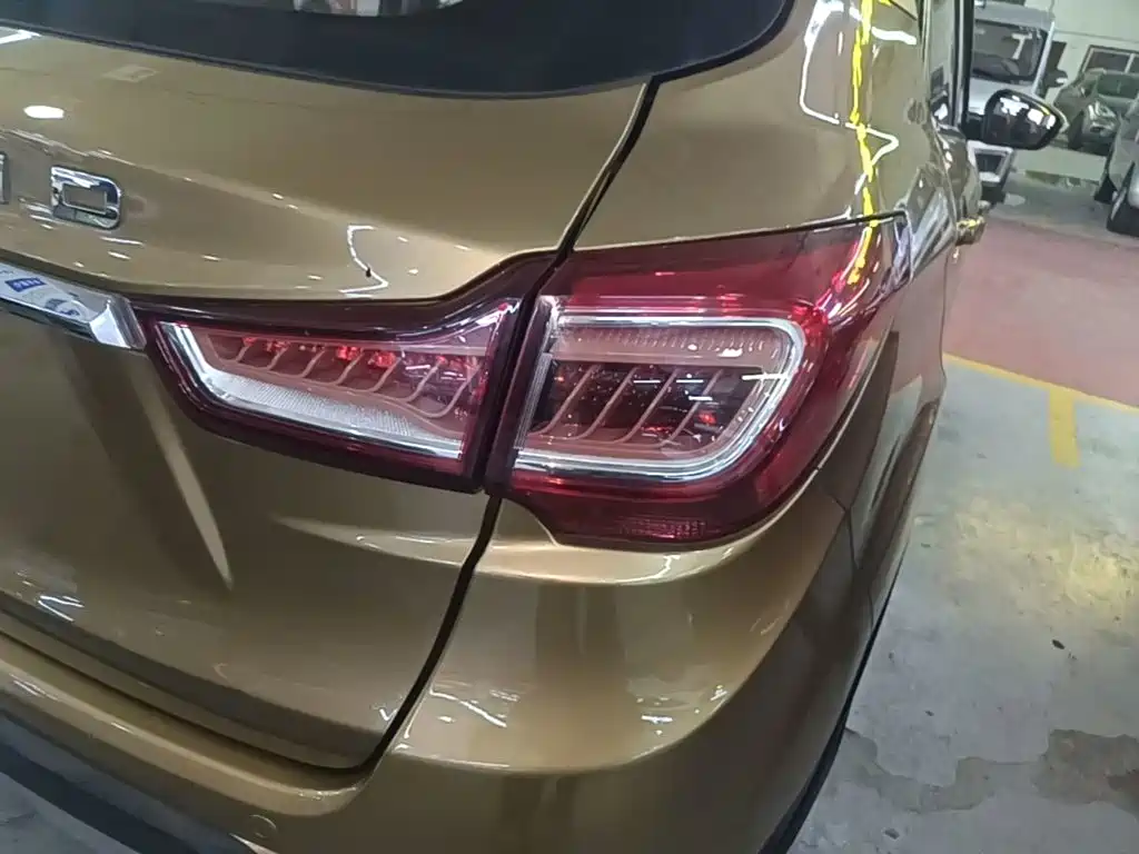 Landwind X2 1.6L Auto Dynamic Sharp Edition, фото 8