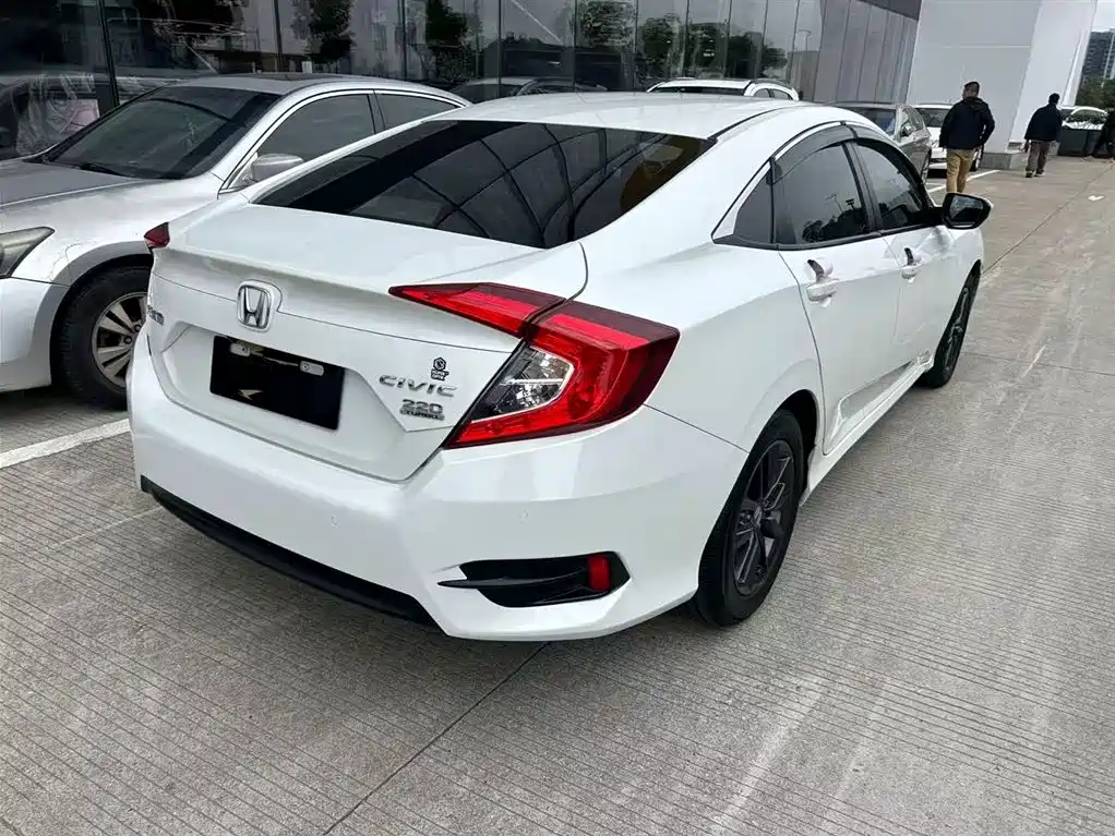 Honda Civic 2019 220TURBO CVT V