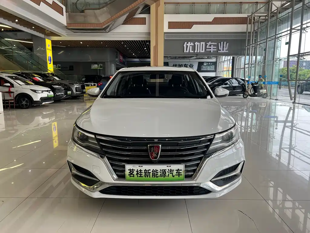 Roewe i6 2017 45T Smart
