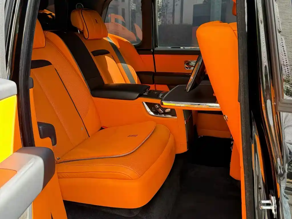 Rolls-Royce Cullinan — миниатюра 3