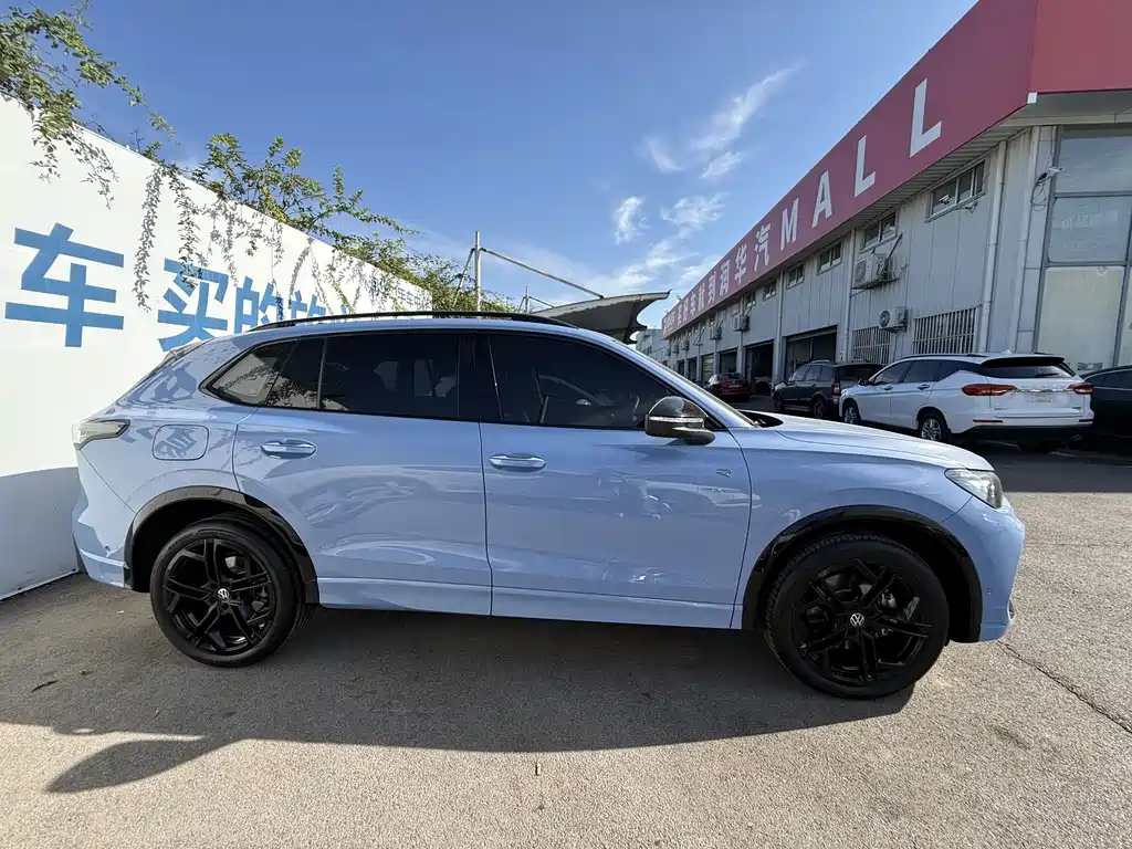 Volkswagen Tiguan L — миниатюра 3