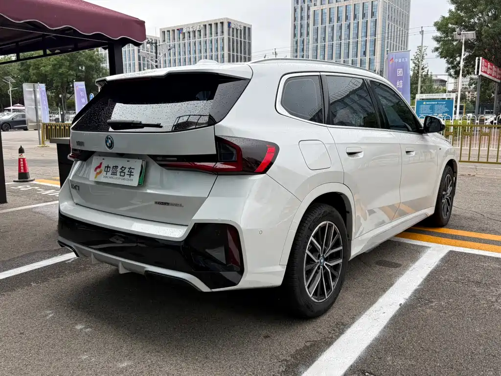 BMW iX1 — миниатюра 4