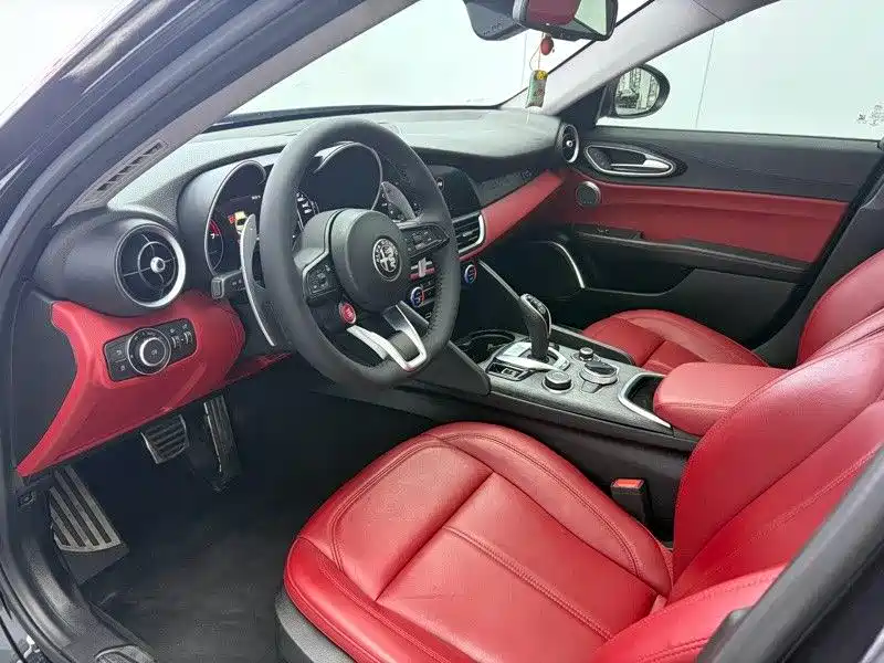 Alfa Romeo Giulia — миниатюра 4