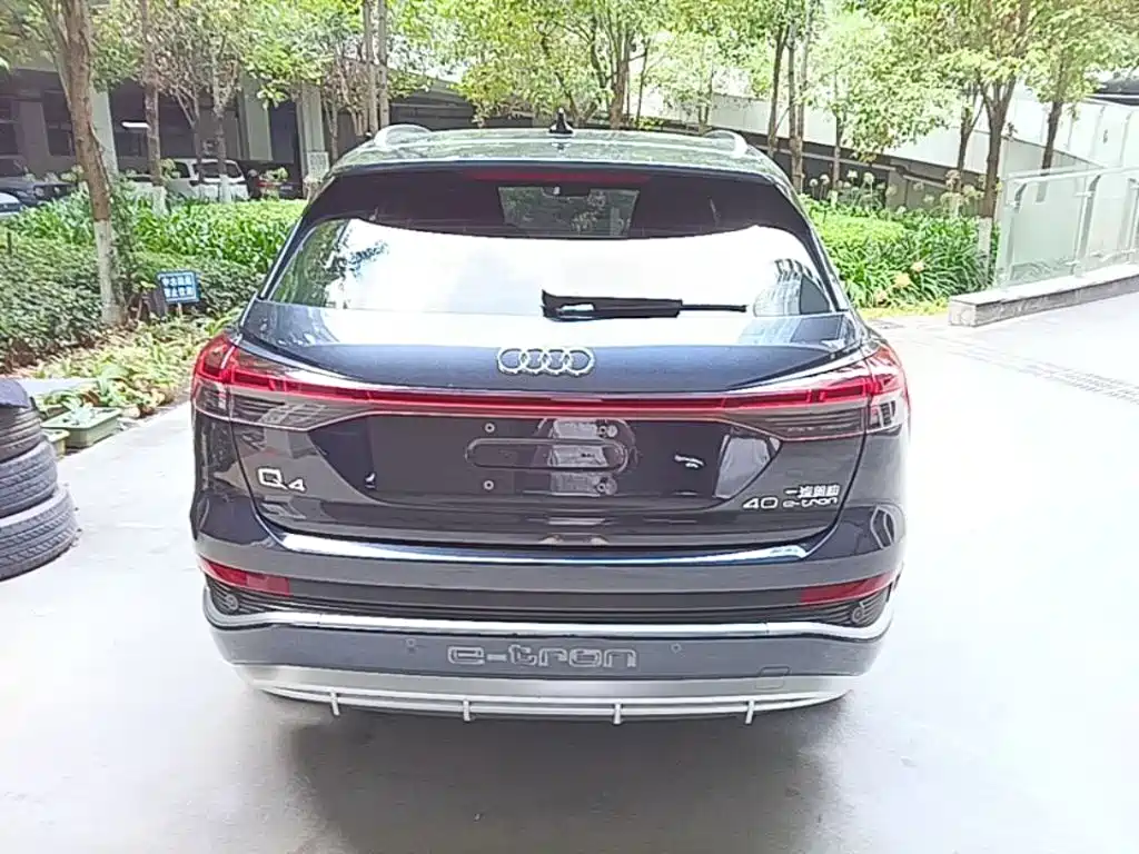 Audi Q4 e-tron — миниатюра 6