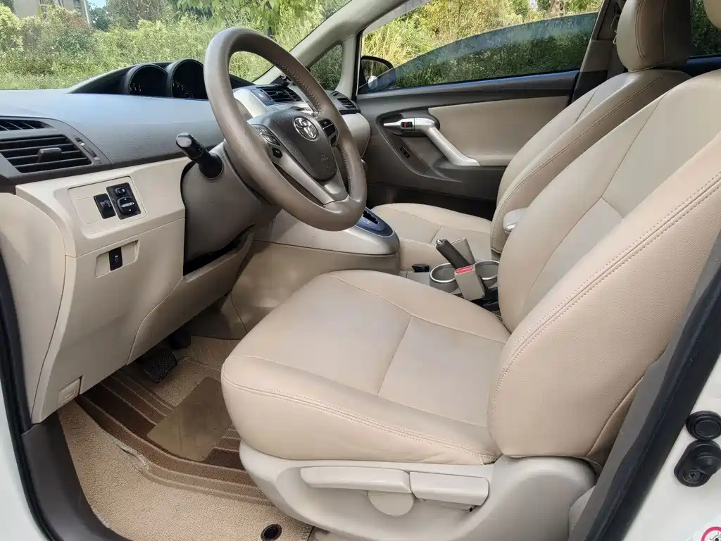 Toyota Verso — миниатюра 9