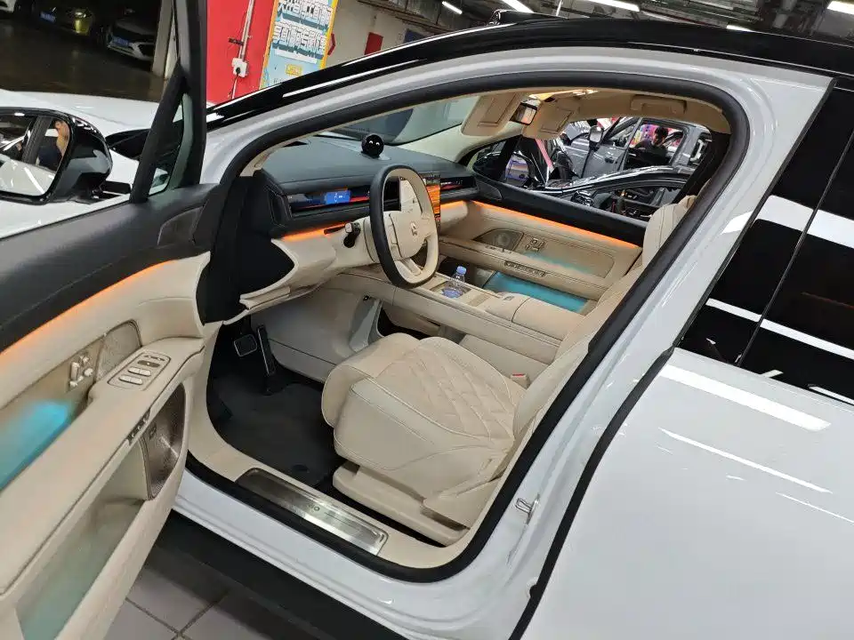 NIO ES8 2026 мест
