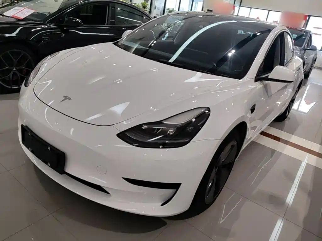 Tesla Model 3 — миниатюра 2
