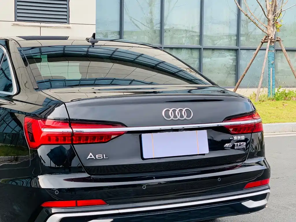 Audi A6L 2023 — фото 8