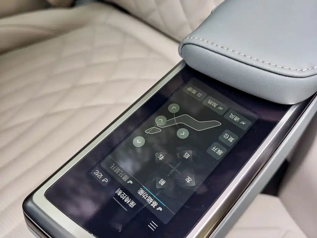 Maxus G90 — миниатюра 17