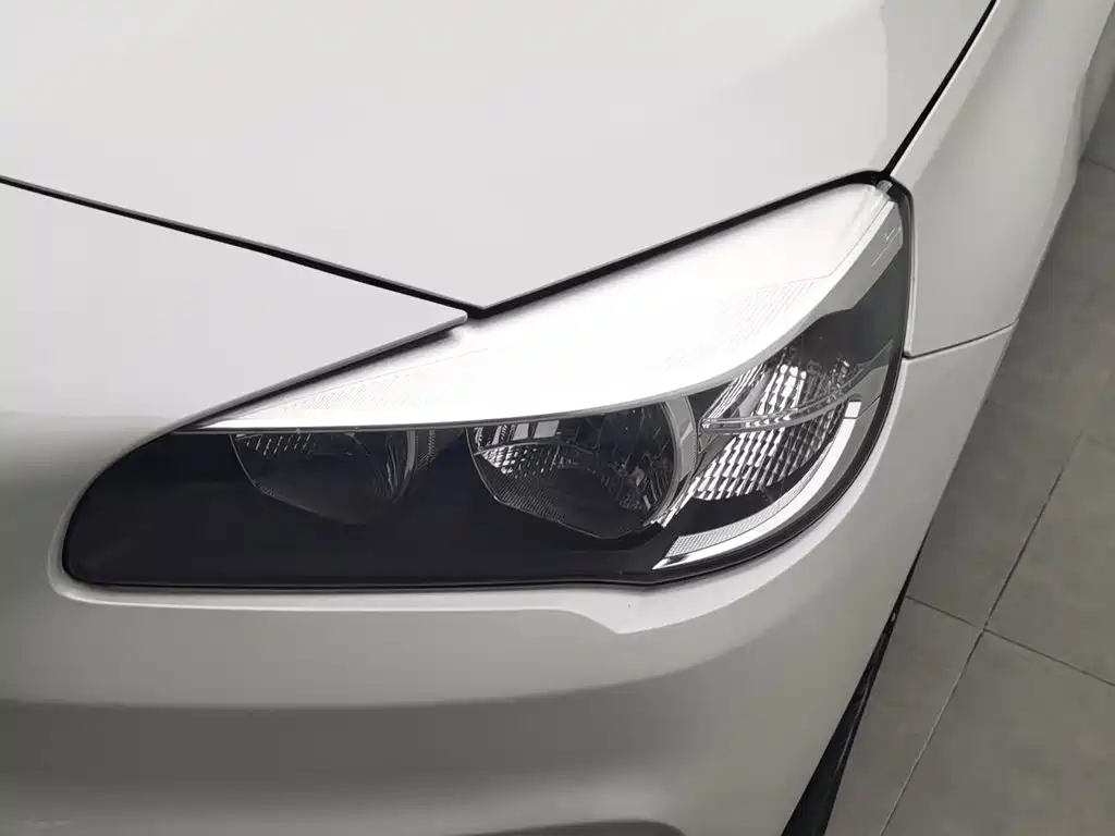 BMW 2 Series Active Tourer — миниатюра 7