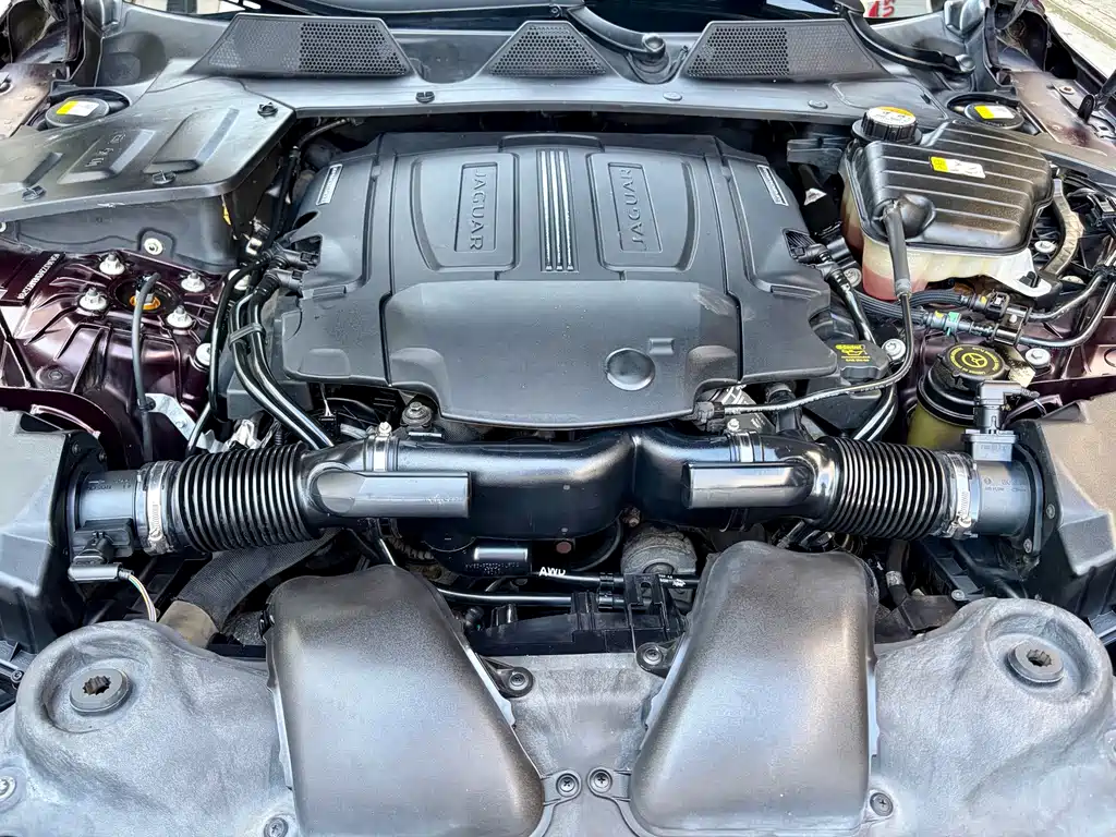 Jaguar XJ — миниатюра 14