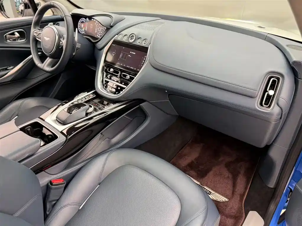 Aston Martin DBX Debut Limited Edition, фото 12