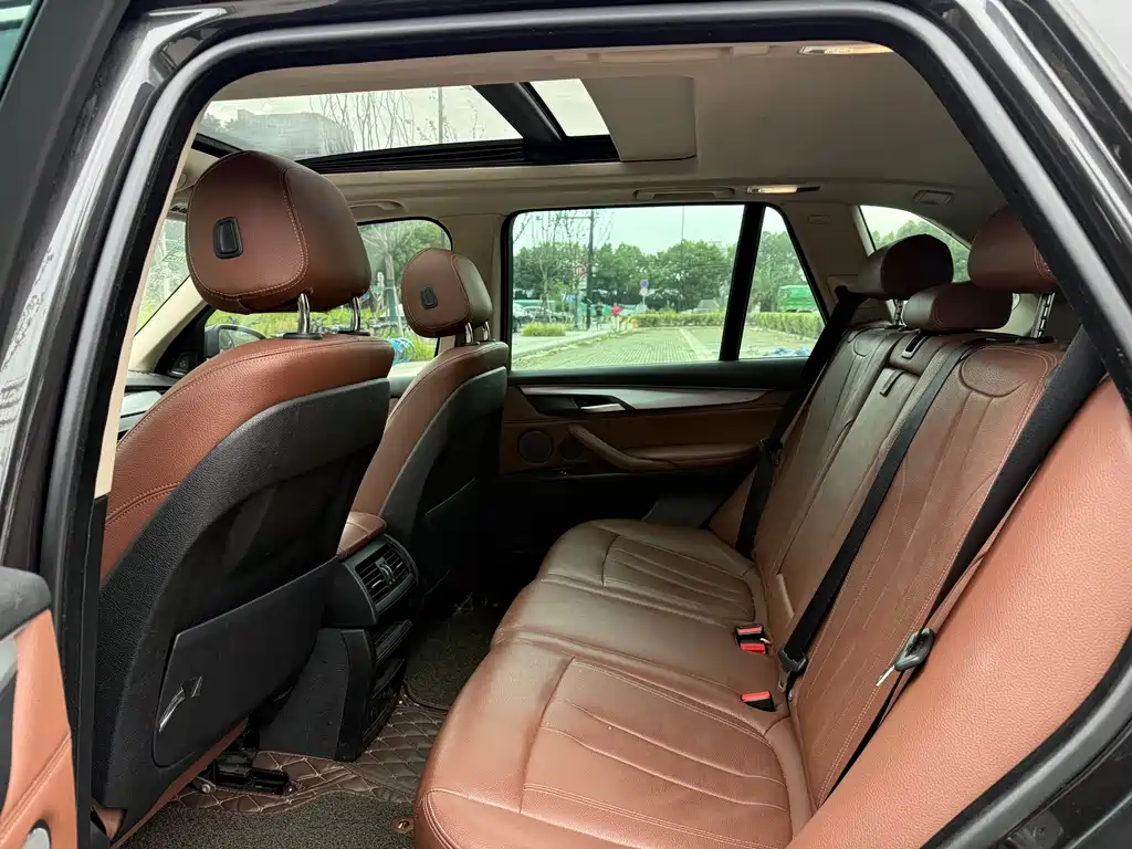 BMW X5 (Import) — миниатюра 10