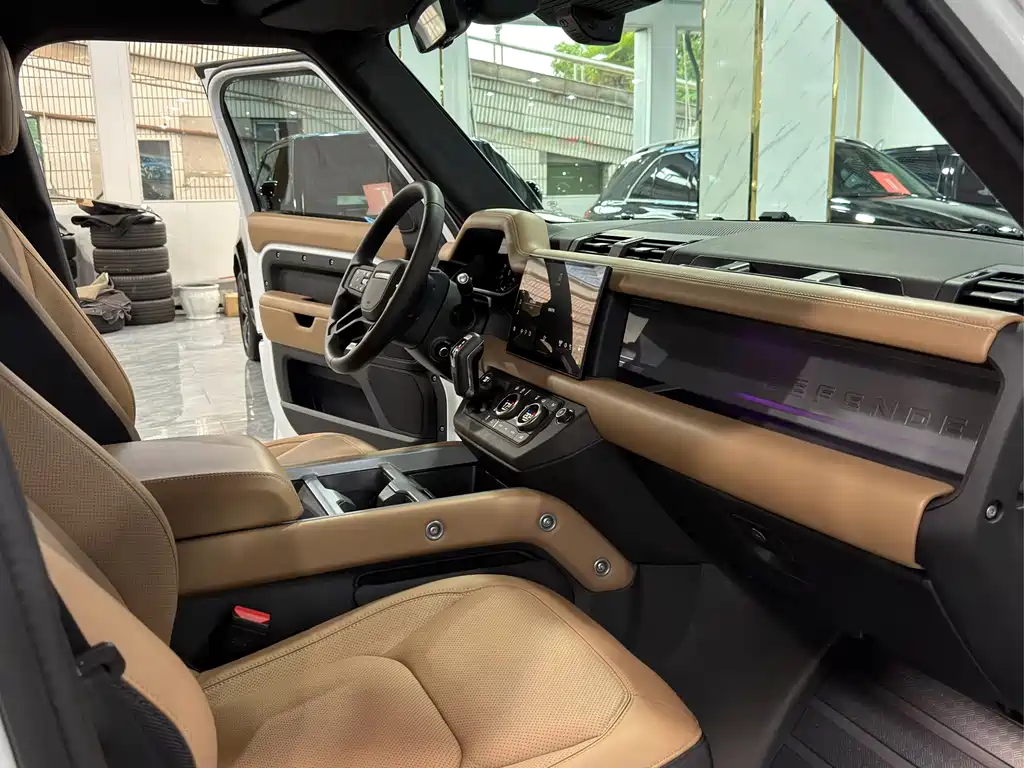 Land Rover Defender — миниатюра 11