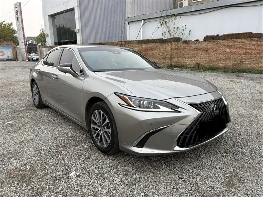 Lexus ES — миниатюра 3