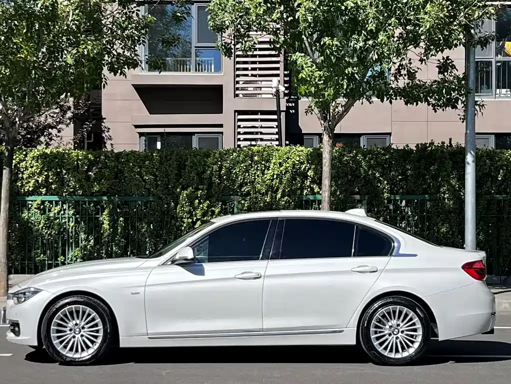 BMW 3 Series — миниатюра 2