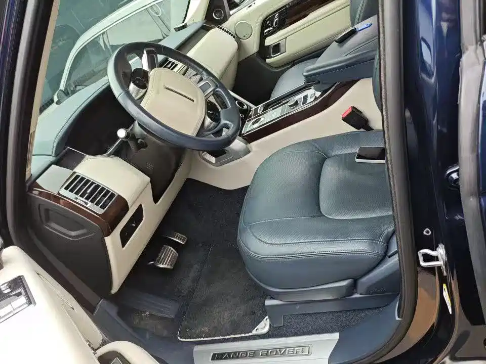 Land Rover Range Rover 2022 3.0 L6 400PS
