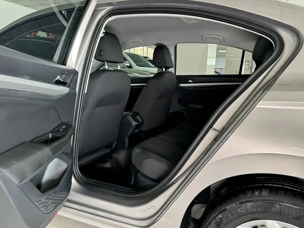 Volkswagen Bora — миниатюра 7
