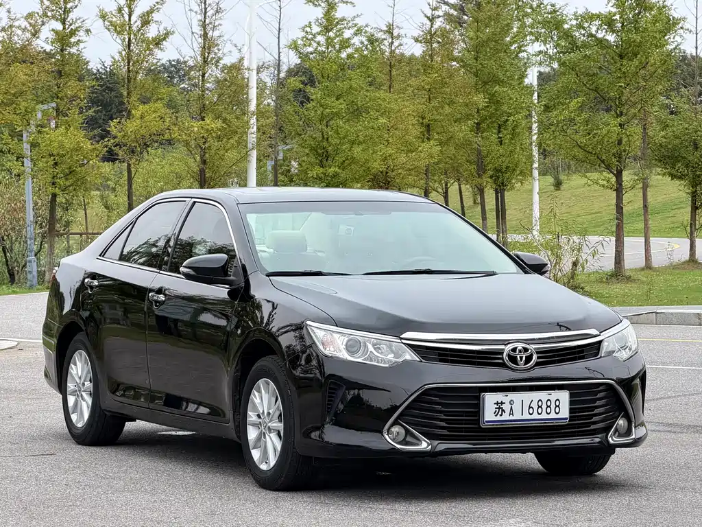 Toyota Camry — миниатюра 3
