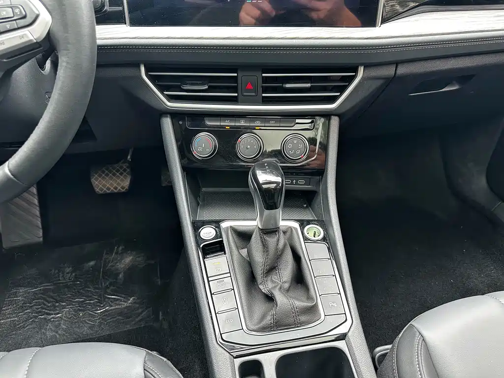 Volkswagen Sagitar — миниатюра 16