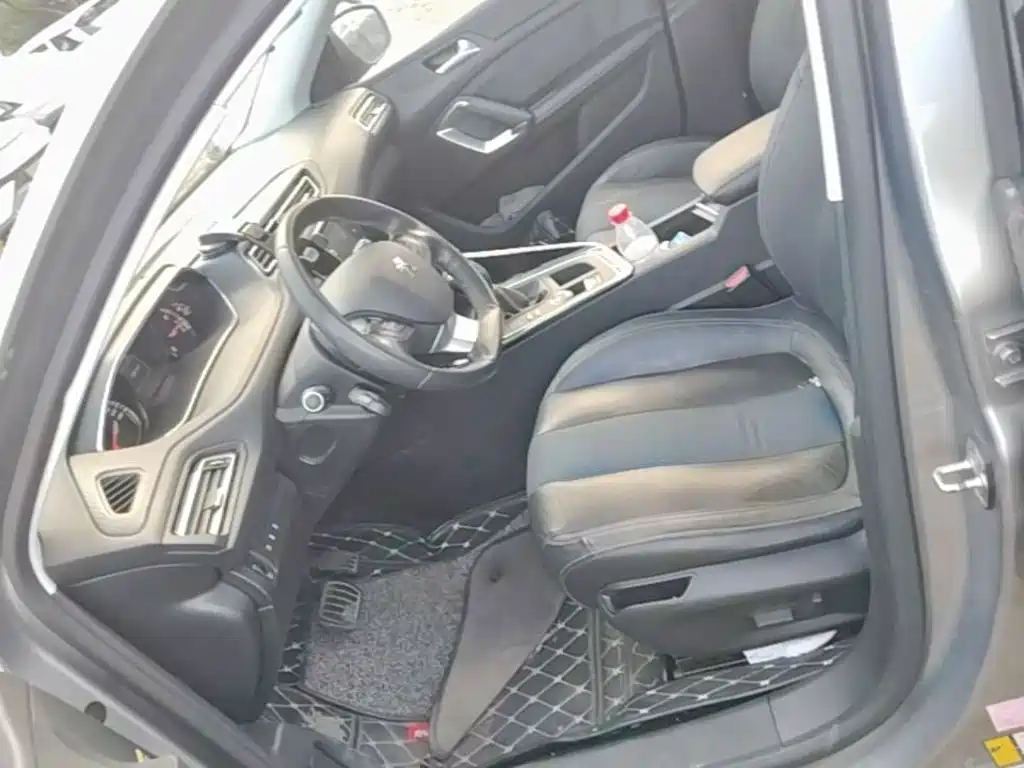 Peugeot 308 — миниатюра 15