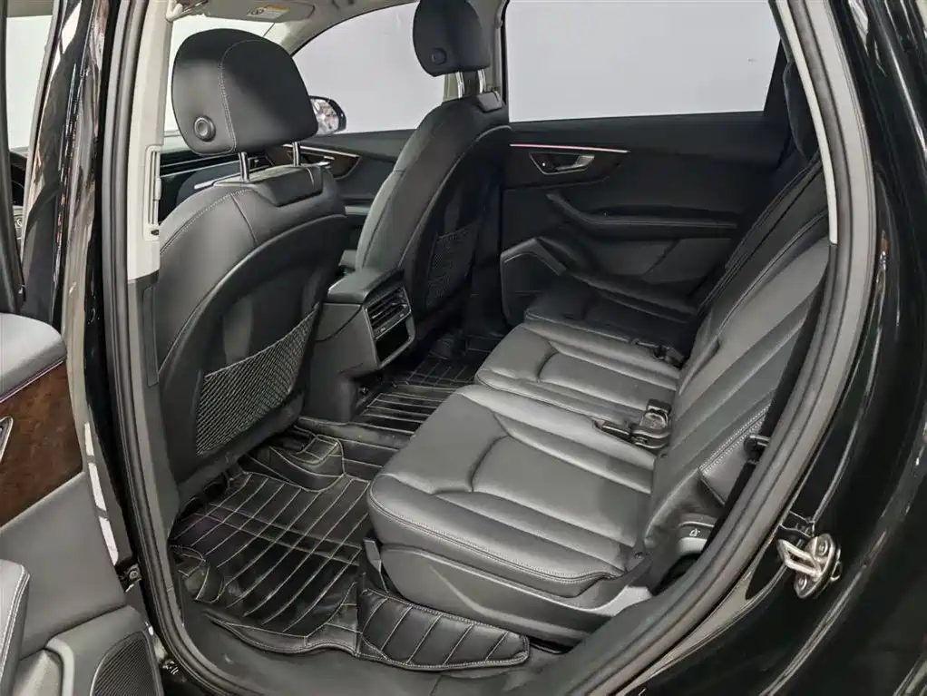 Audi Q7 2025 55 TFSI quattro S line Sport