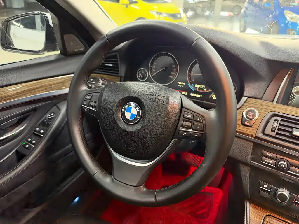 BMW 5 Series — миниатюра 17